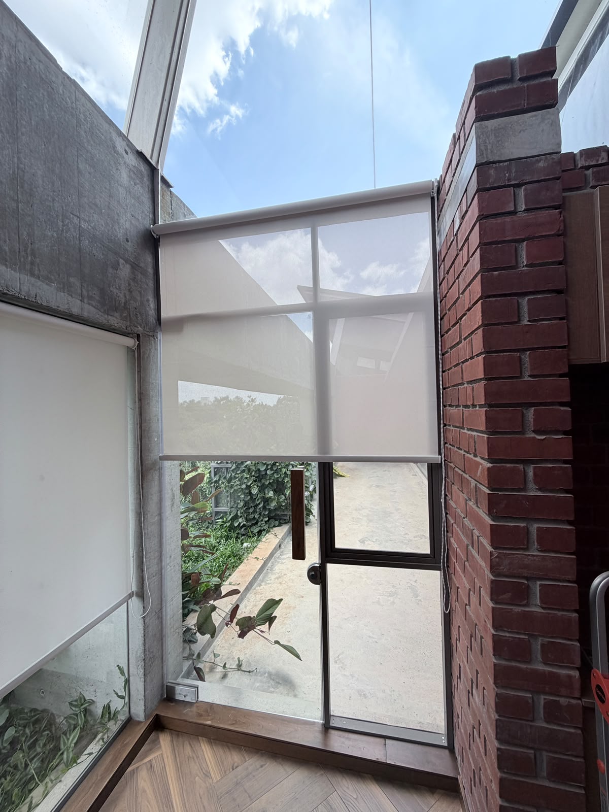 Solar Sunscreen Blinds